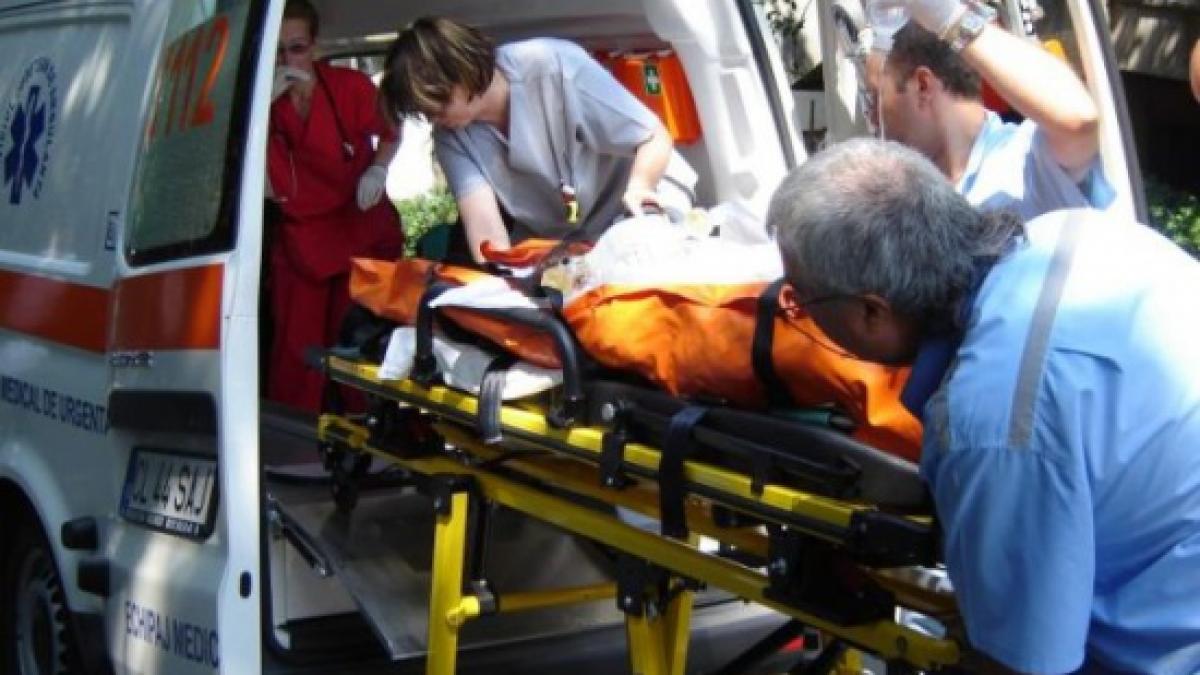 copil oparit la doi pasi de mama a cazut intr un cazan in care se facea tuica