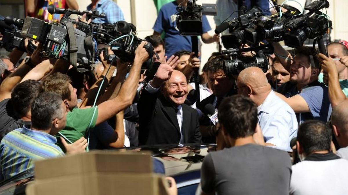 santaj versus amenintare ce pedeapsa risca acum traian basescu