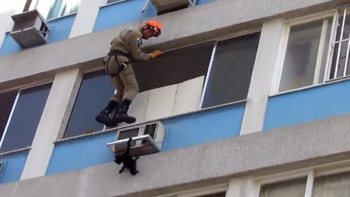 si a riscat viata ca sa o salveze dar ea nu a vrut sa fie salvata ce a patit pompierul