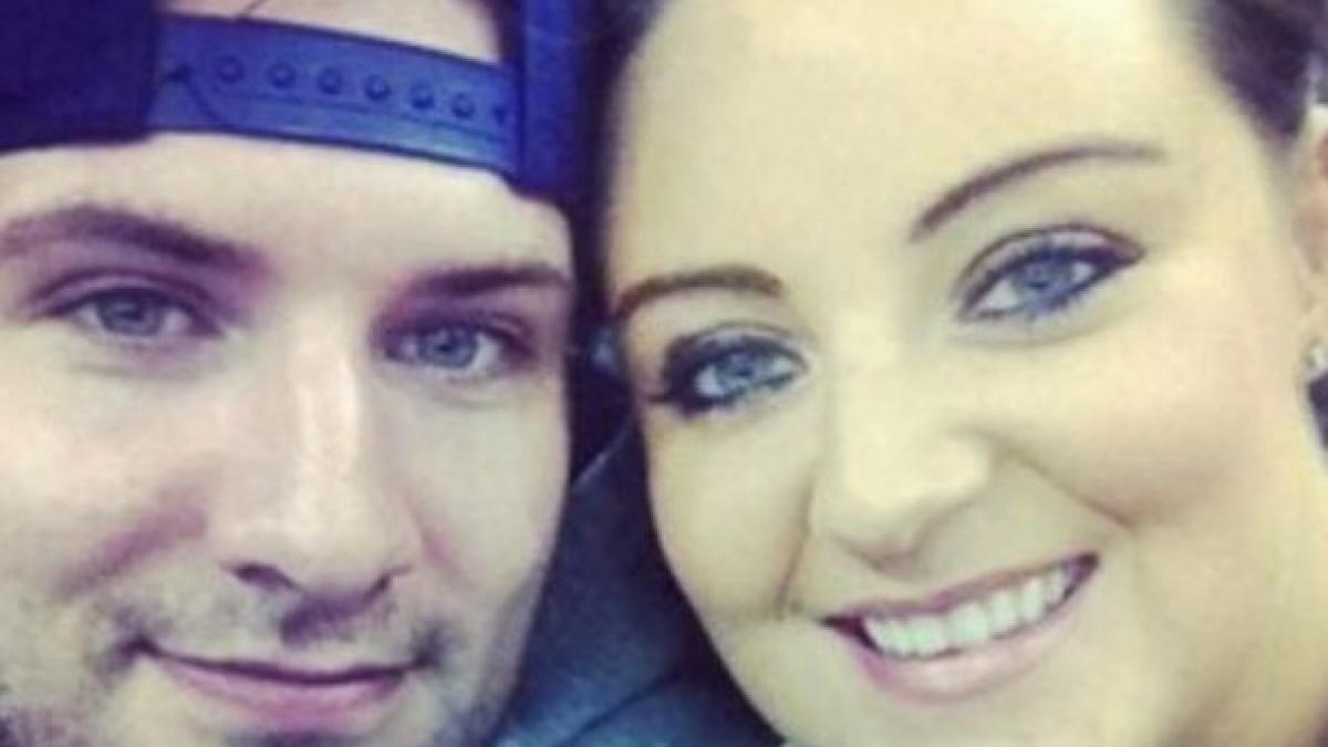 mi a spus te iubesc apoi a murit sfarsit infiorator pentru o tanara de 23 de ani cum putea fi