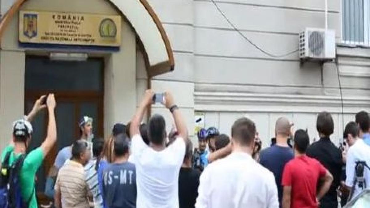 retinerea lui sorin oprescu sarbatorita de comunitatea biciclistilor din bucuresti