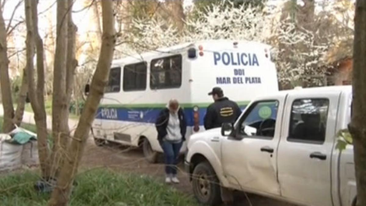 caz socant in argentina un barbat si a tinut fiul si sotia inchisi intr o cusca timp de sase ani