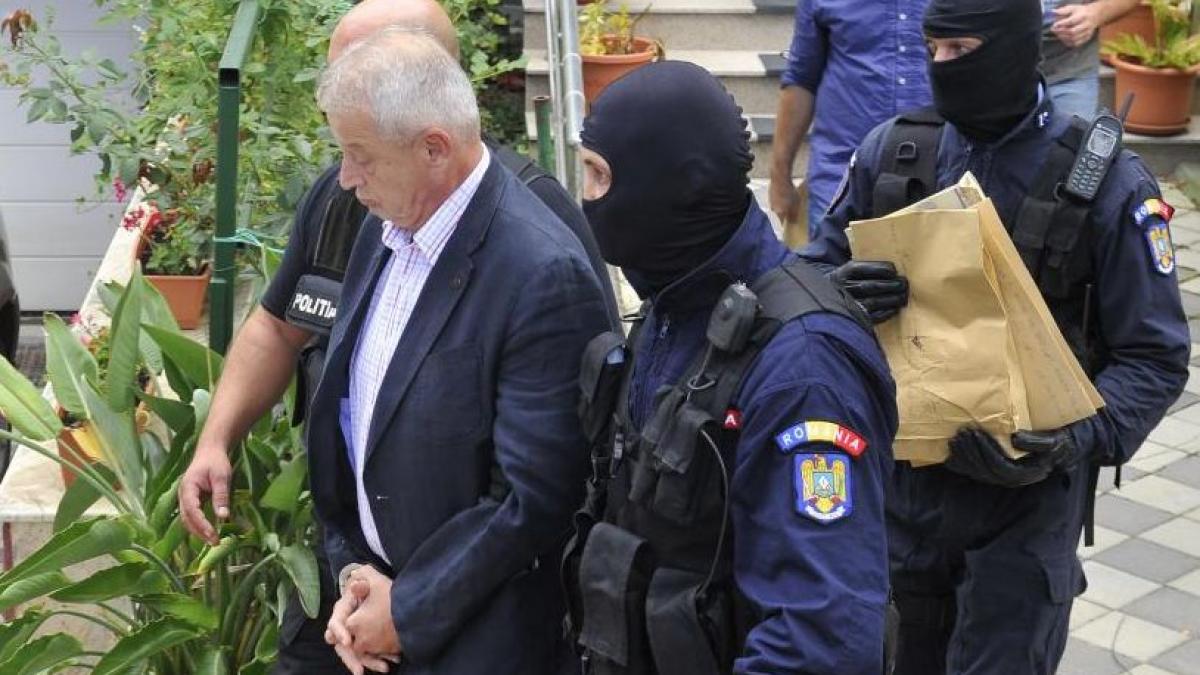 dna seful administratiei cimitirelor s a oferit sa i imprumute pe denuntatori cu bani de mita