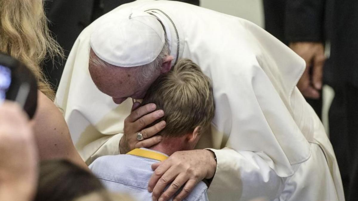 doua familii de imigranti isi vor gasi camin la vatican papa francisc cere comunitatilor religioase