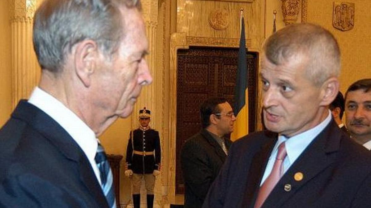 lovitura pentru sorin oprescu regele mihai ii retrage primarului o importanta distinctie