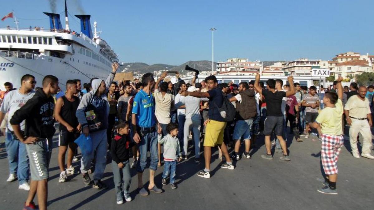 onu cere atenei sa i evacueze pe cei 17 000 de refugiati inghesuiti pe insula lesbos