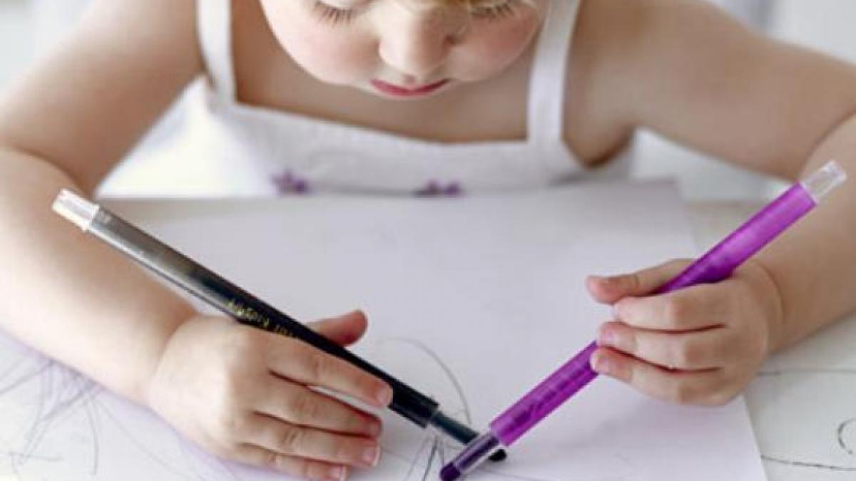 rechizite pentru copiii stangaci