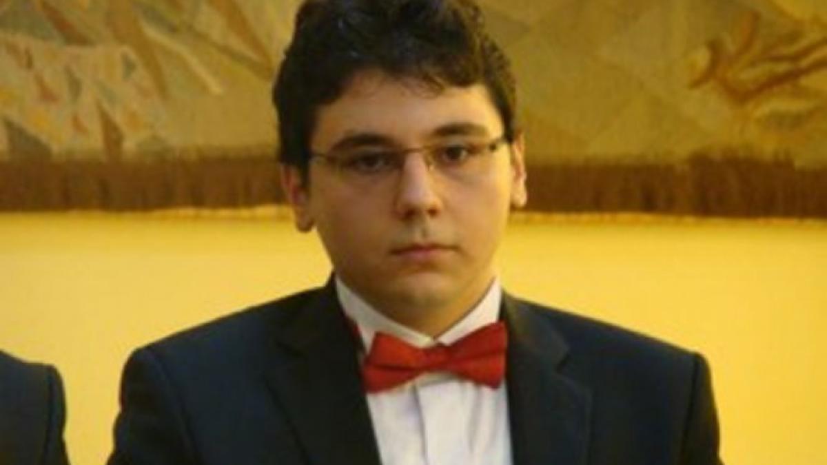 cel mai bun elev din lume la astronomie si astrofizica este roman