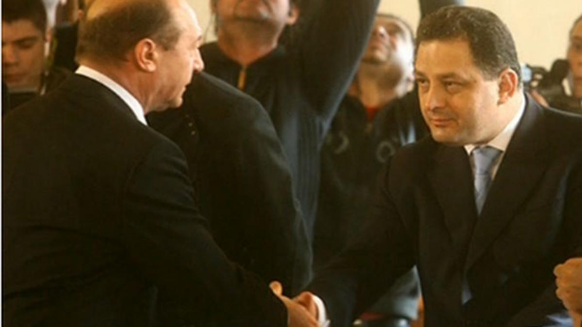 deziluzia optica vanghelie a umblat cu cioara vopsita