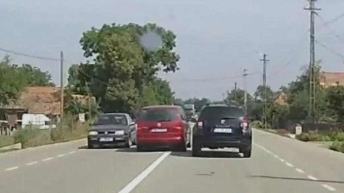 video uluitor cum conduce o soferita din bistrita cu copiii in masina
