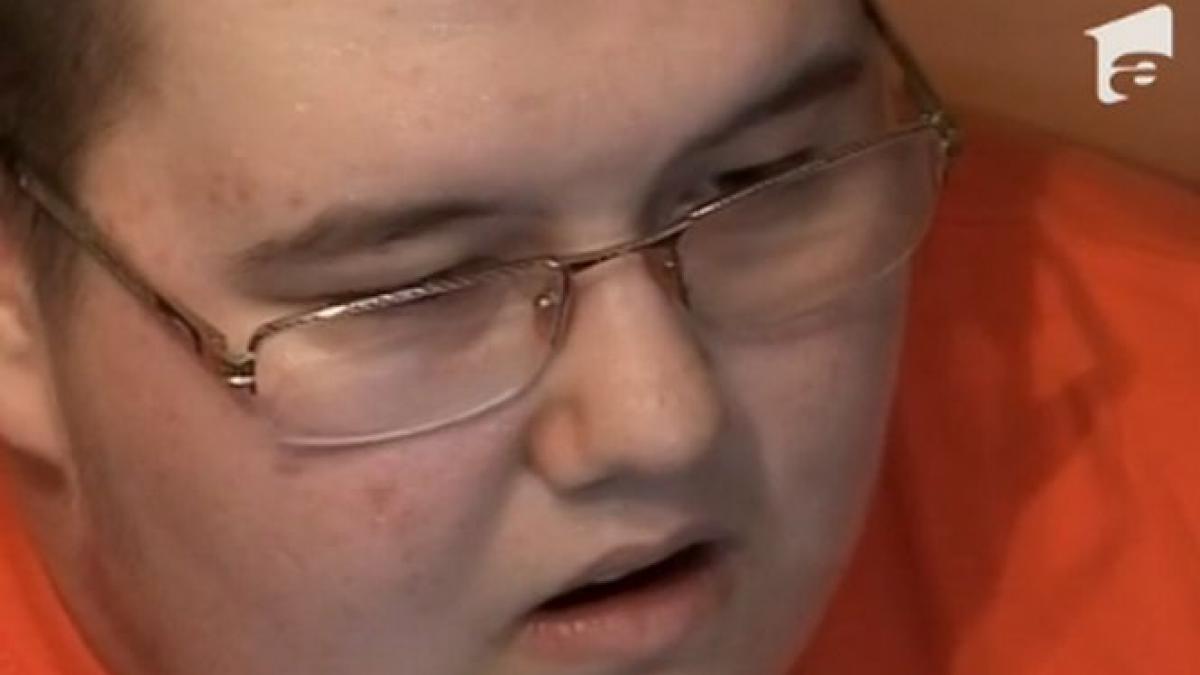 13 ani 183 de kilograme baiatul a fost operat cu succes