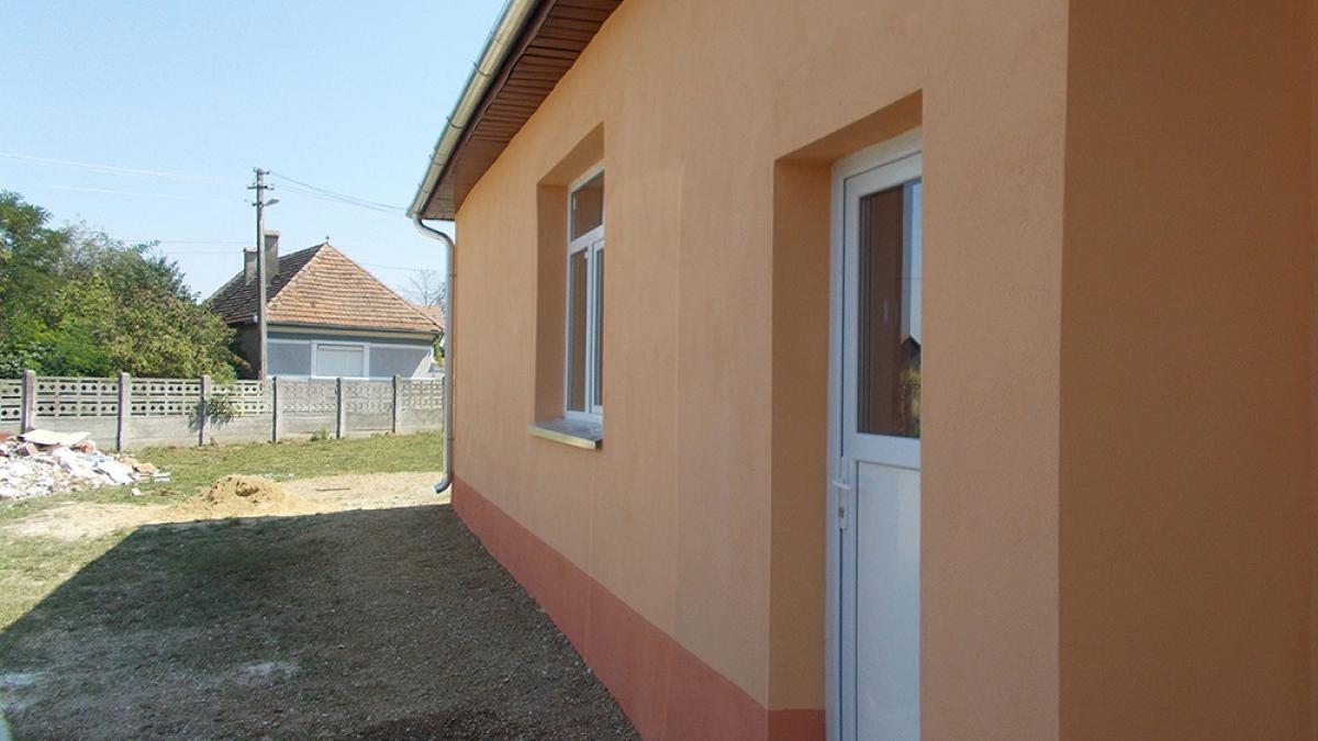 ajuta un sat schimba o tara lucrari incheiate cu succes la scoala din harseni judetul brasov