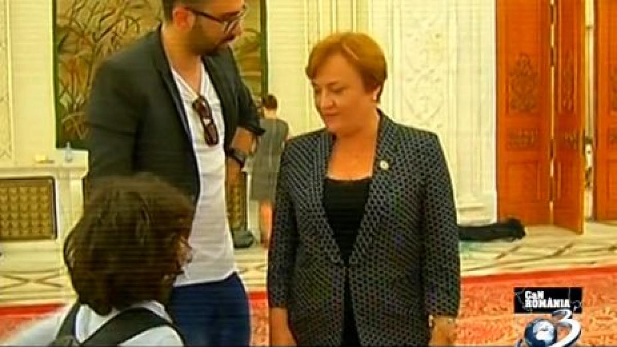 can romania politicienii lasati corigenti de catre copii la programul cornul si laptele