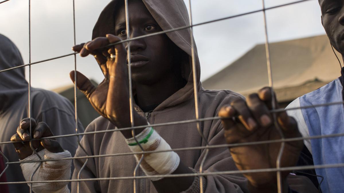 italia vrea sa inchida cel mai mare centru pentru primirea imigrantilor