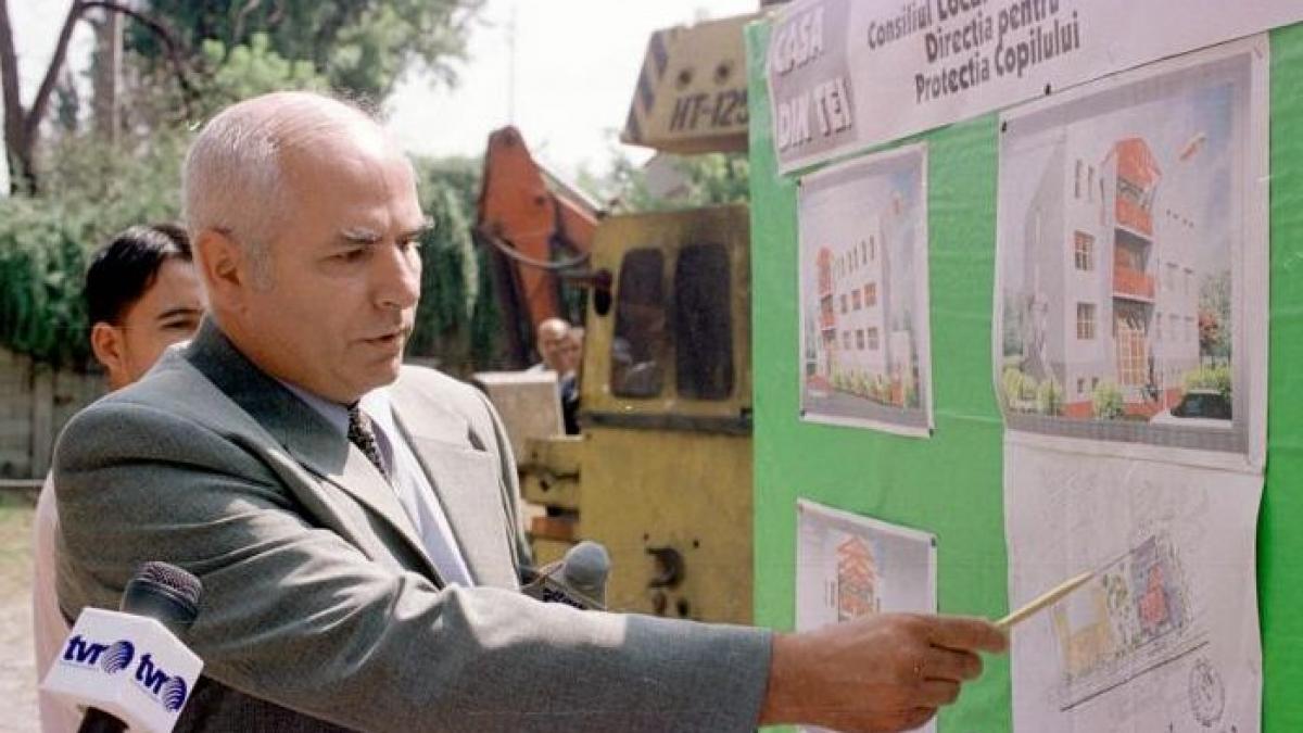 asfaltatorul lui traian basescu contracte de 1 4 miliarde de euro cu statul