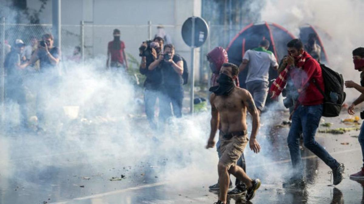 ministrul ungar de externe imigrantii de la frontiera cu serbia sunt agresivi atitudinea lor este