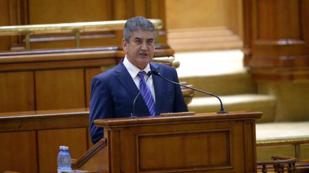 vicepremierul oprea tatal meu a fost capitan in armata romana a murit cand eu aveam 10 ani