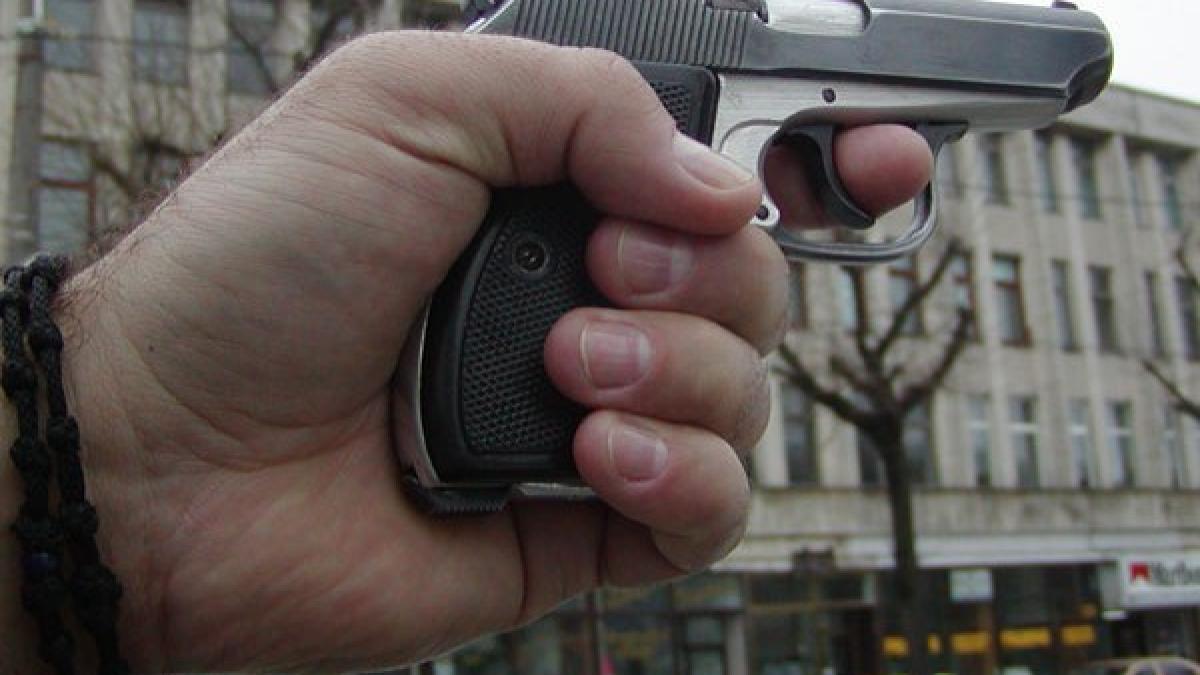 politistii apel disperat glontul tras iti cade la picioare