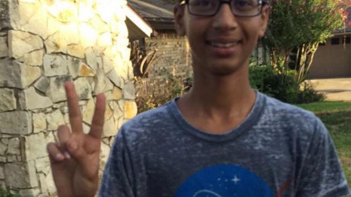 povestea elevului musulman arestat dupa ce a adus la scoala un ceas inventat de el