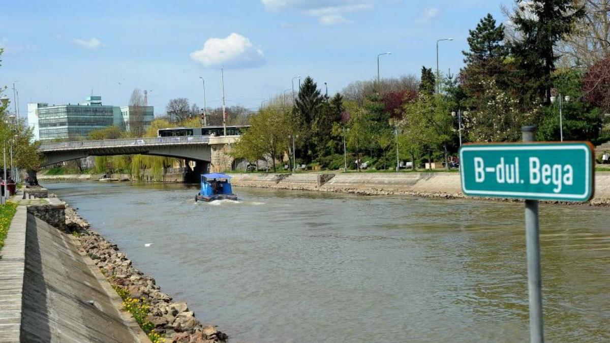 un hot a sarit in bega in incercarea de a scapa de jandarmi