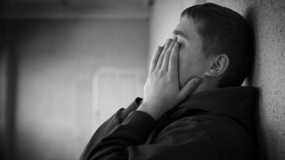 un elev a incercat sa se sinucida in fata colegilor