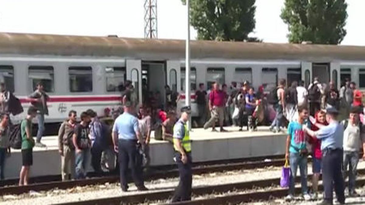 violenta extrema sute de refugiati s au batut intre ei intr un orasel din croatia video