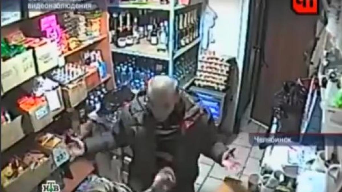 ce face aceasta femeie atunci cand un barbat incearca sa o loveasca reactia ei este fabuloasa