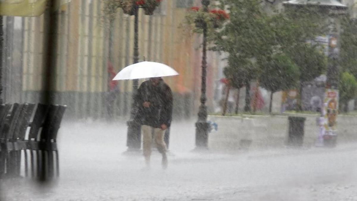 avertizare meteorologica de ploi si vijelii pentru majoritatea zonelor tarii