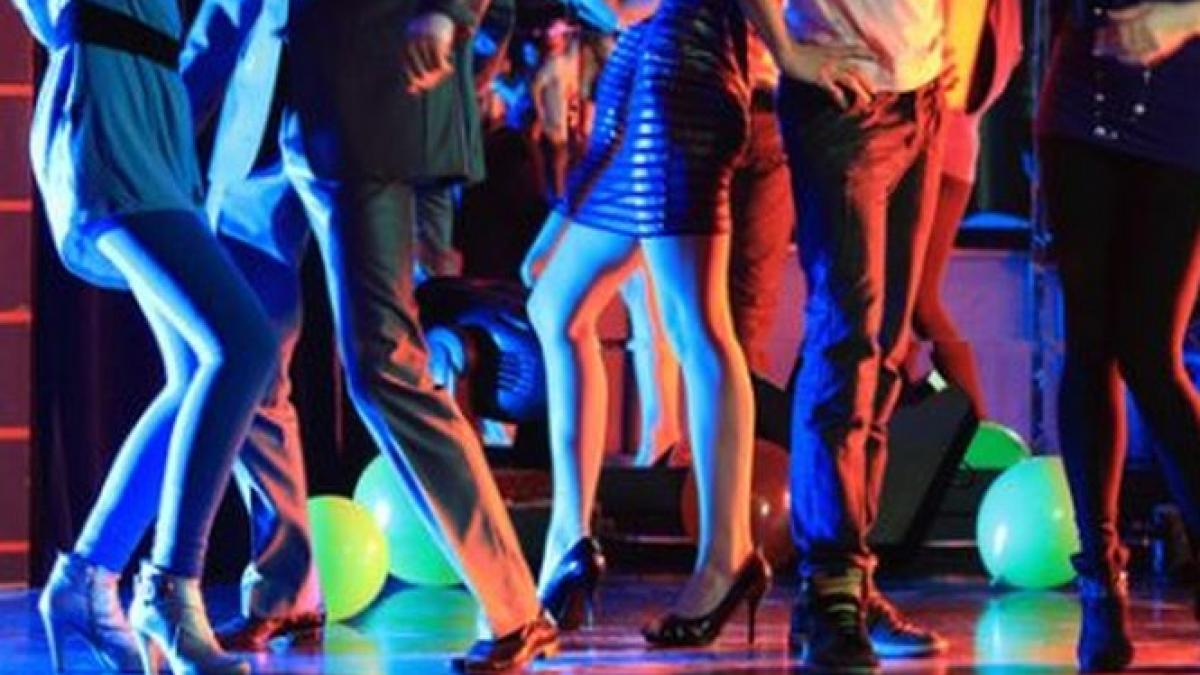 imagini socante intr un club de fite din bucuresti ce gesturi deocheate a facut o vedeta de la noi