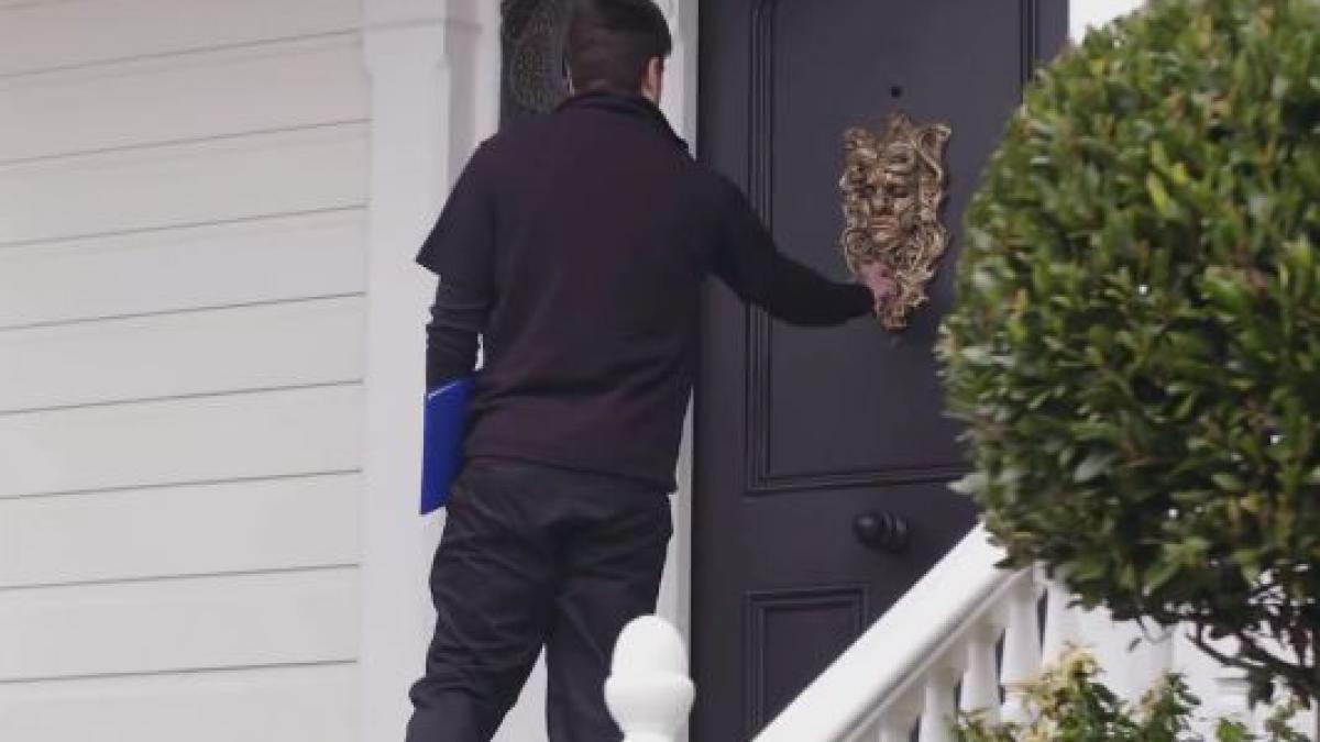 video ce trebuie sa faci ca sa scapi de vizitatorii nepoftiti