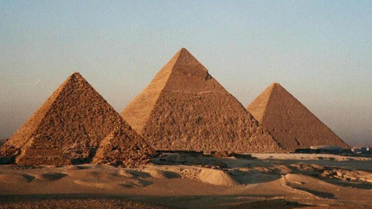 descoperire impresionanta 16 piramide vechi de peste 2 000 de ani intr un cimitir
