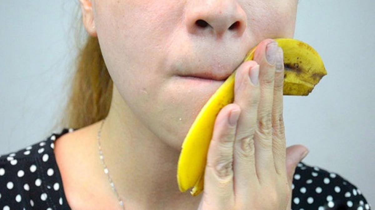 truc de milioane aplica o coaja de banana pe piele si ceva minunat se va intampla