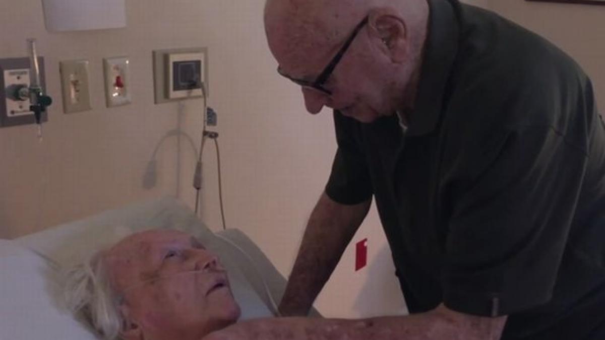 dragostea lui era pe patul de moarte ce a facut acest batran este emotionant am avut norocul sa pot