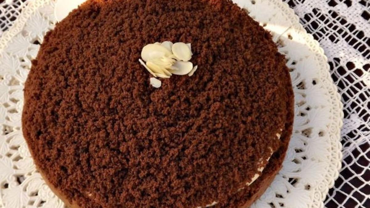 reteta zilei tort musuroi de cartita cu banane si mousse din unt de arahide