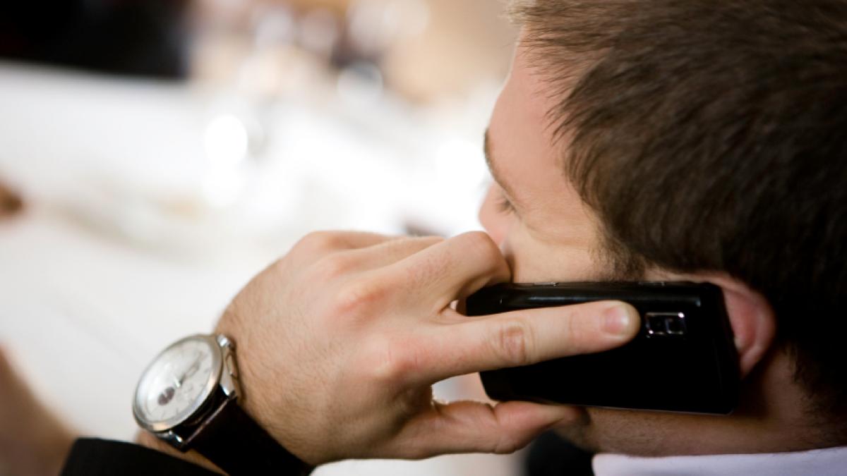 a vrut sa si sune sotia insa a format numarul gresit ce a urmat este minunat