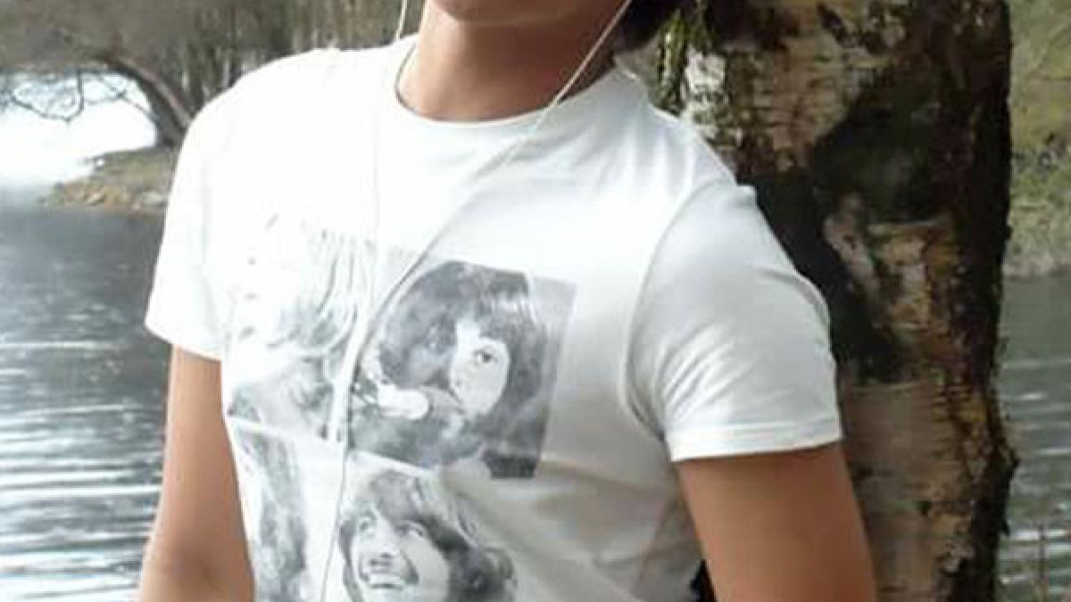 el e barbatul din filipine care a cheltuit 25 000 de lire sterline sa arate ca nicole scherzinger