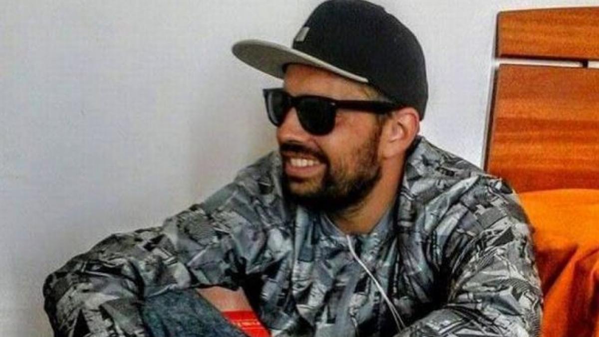 mesajele terifiante de pe facebook ale tanarului care si a injunghiat mama