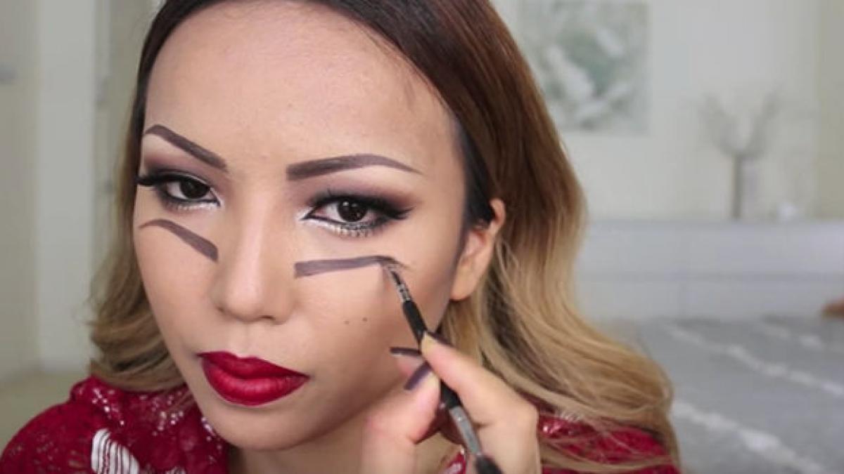 si a desenat sprancenele sub ochi motivul este de a dreptul hipnotizant