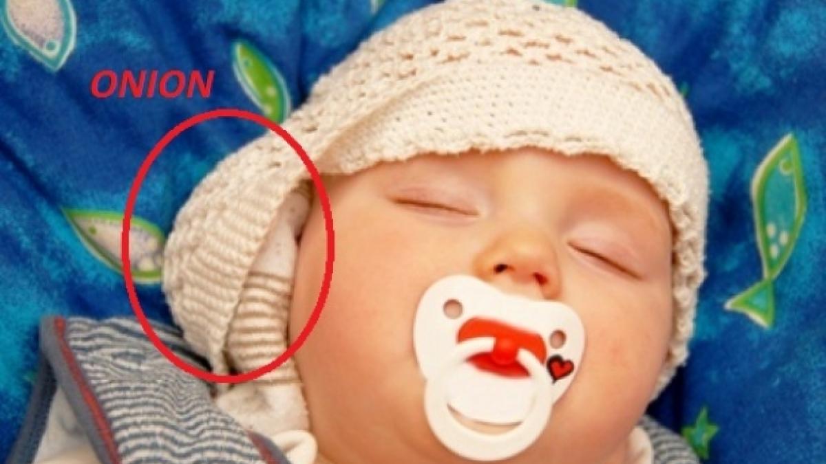 i a pus copilului o compresa cu ceapa pe ureche si a descoperit ceva uimitor