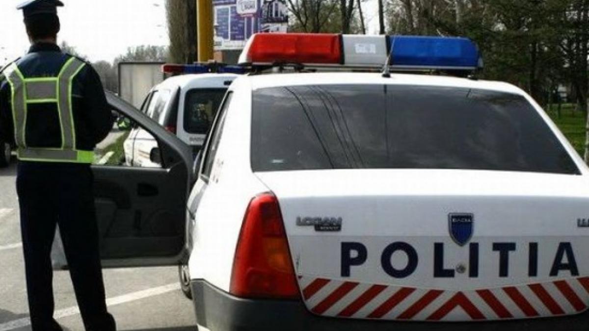 stalp de beton daramat peste o casa