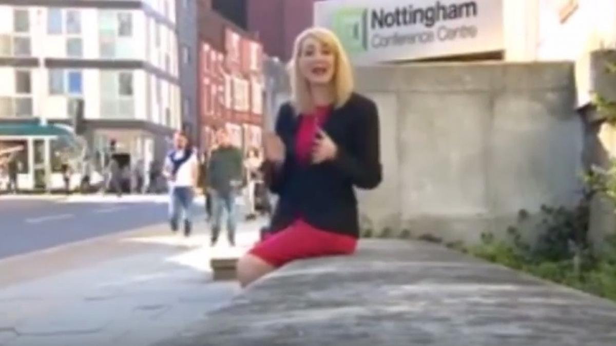 ce a patit o reporterita tv in direct