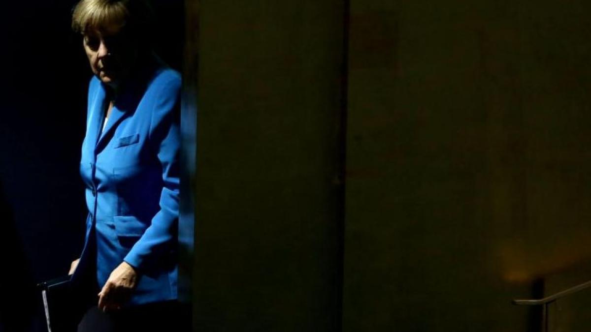 efectele crizei refugiatilor angela merkel scade vertiginos in sondaje