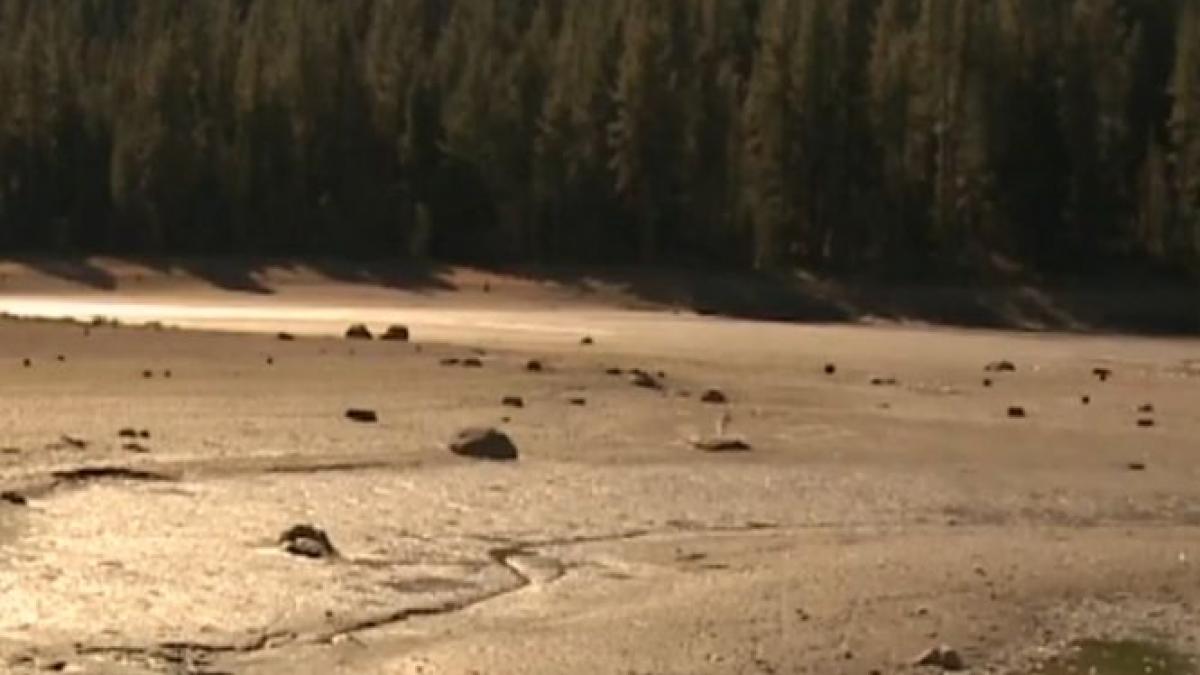 imagini apocaliptice un lac a secat in mod misterios