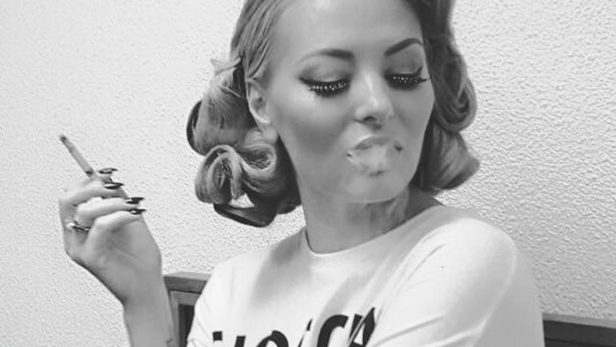 delia inca o schimbare de look ce culoare are parul vedetei de aceasta data foto