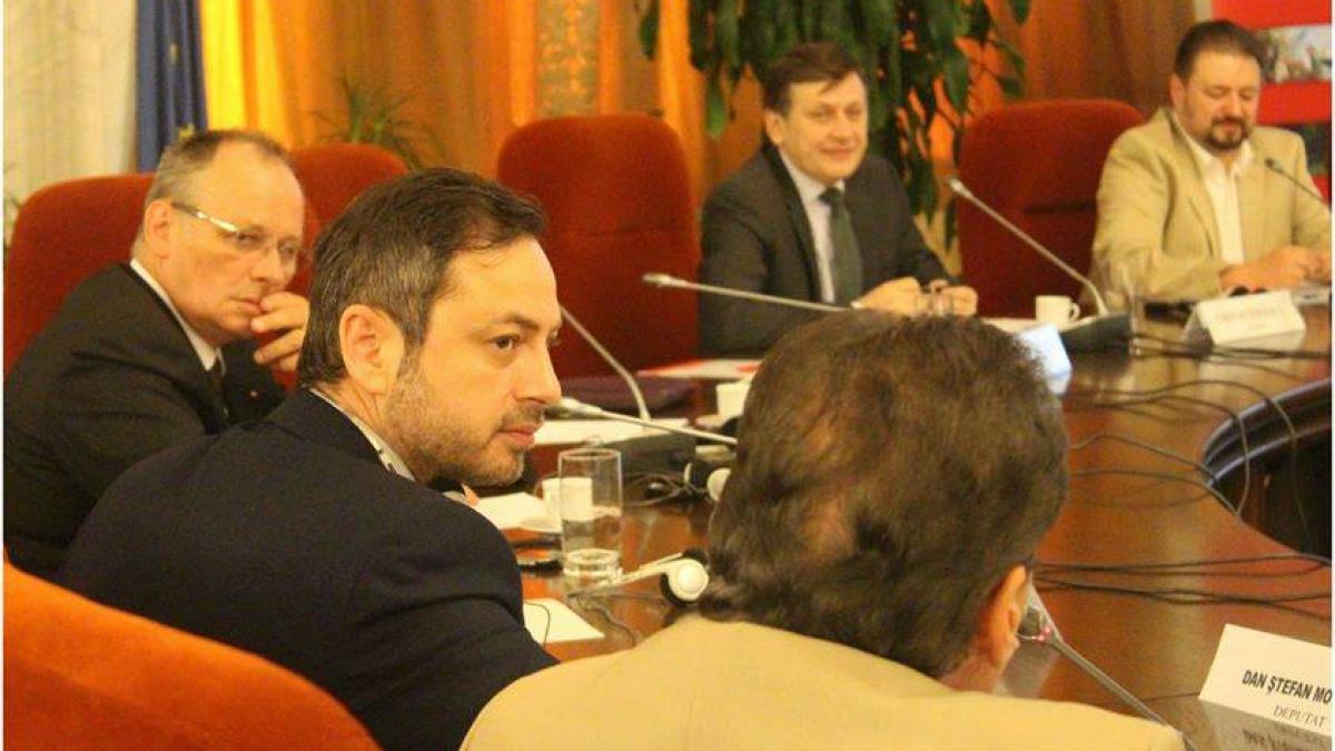 fostul consilier prezidential george scutaru si deputatul pnl dan motreanu au fost trimisi in