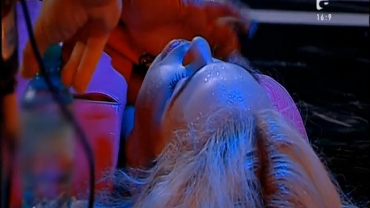 x factor romania o concurenta a lesinat in fata juratilor