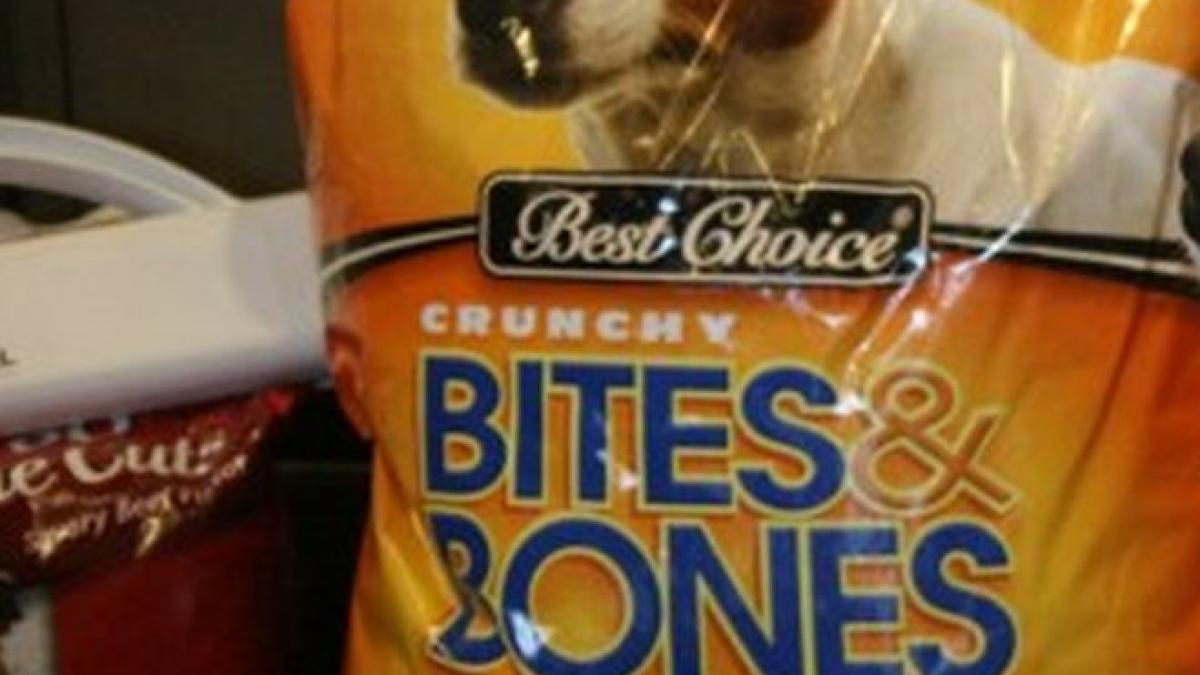 inspectorii vamali au incremenit cand au vazut ce ascunde un barbat intr un sac cu hrana pentru