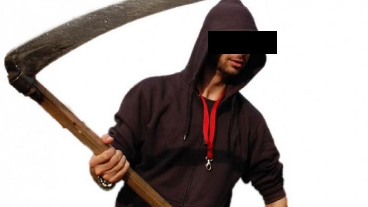 scene incredibile bataie cu coasa in centrul orasului