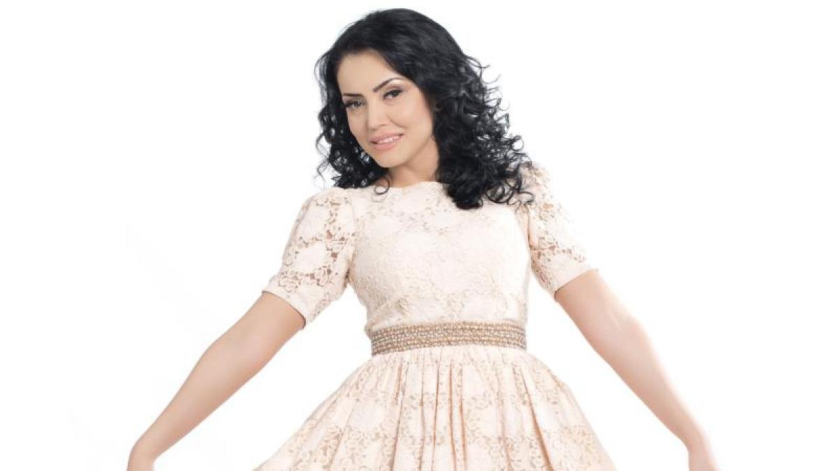 proba camerei oarbe la emisiunea da o sansa dragostei concurentii se ating inainte sa se cunoasca