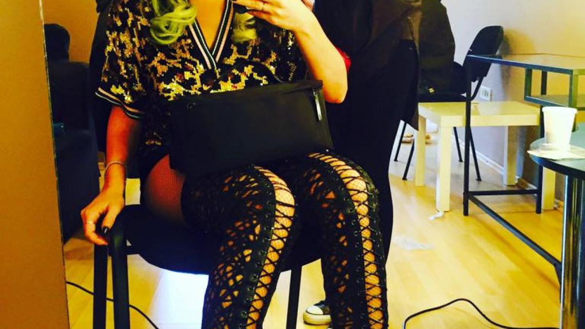 x factor cum au ajutat o razvan si dani pe delia sa se incalte razi cu lacrimi